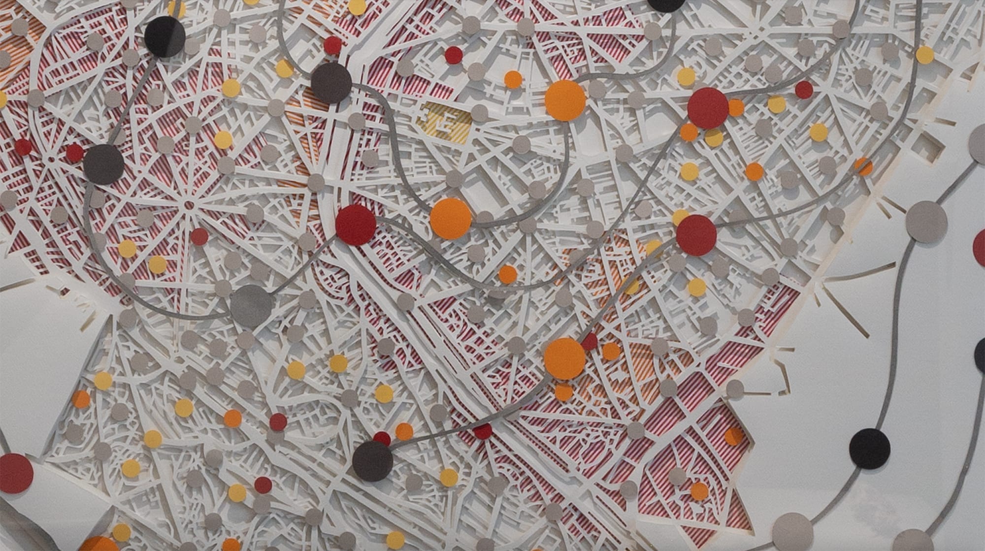 Ariamna Contino & Álex Hernández Contaminación del aire en París, 2024. Detalle Papel calado a mano / Cartulina Canson Montval 300 g libre de ácido 156 x 206 x 7 cm