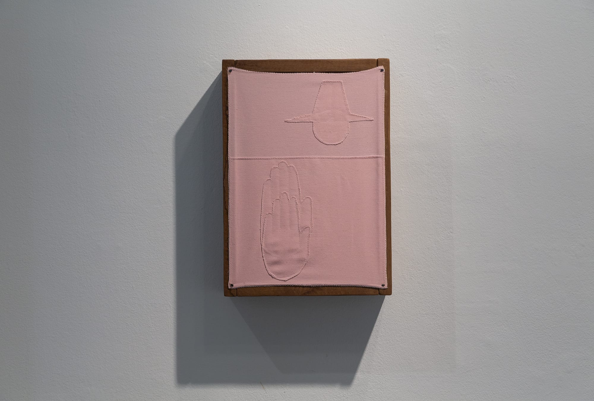 Fuentesal Arenillas Viña IV Madera de Iroko, loneta y clavos 48 x 34 x 10 cm