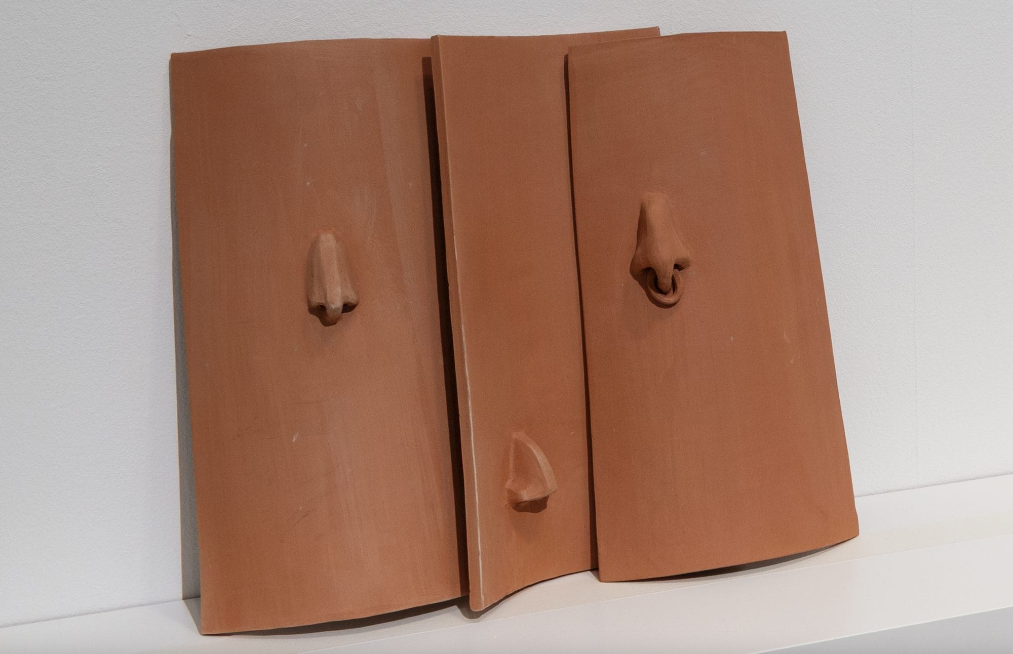 Natalia Castañeda Sentires, 2020. Detalle Cerámica 39 x 20 x 6 cm