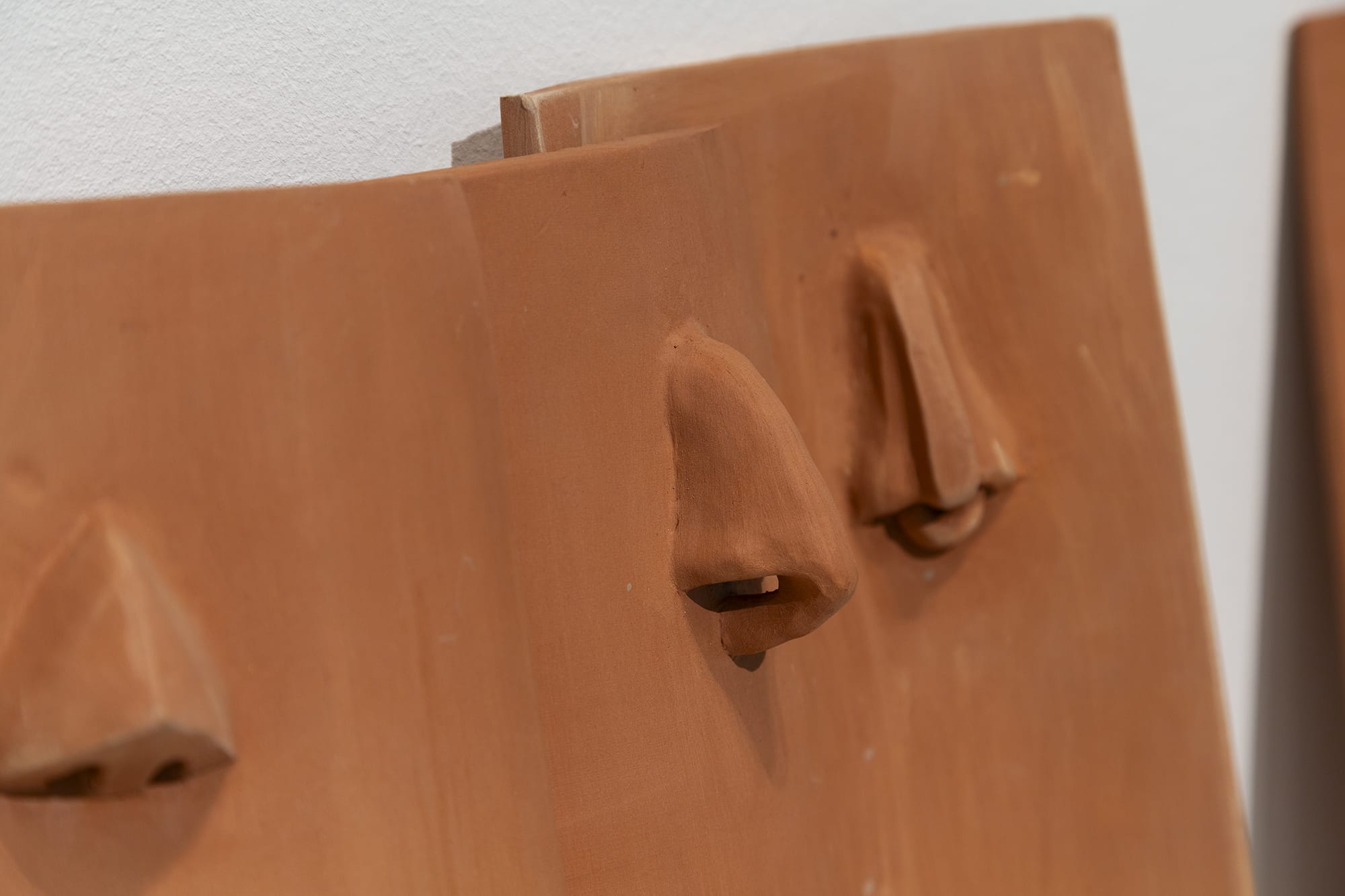 Natalia Castañeda Sentires, 2020. Detalle Cerámica 39 x 20 x 6 cm