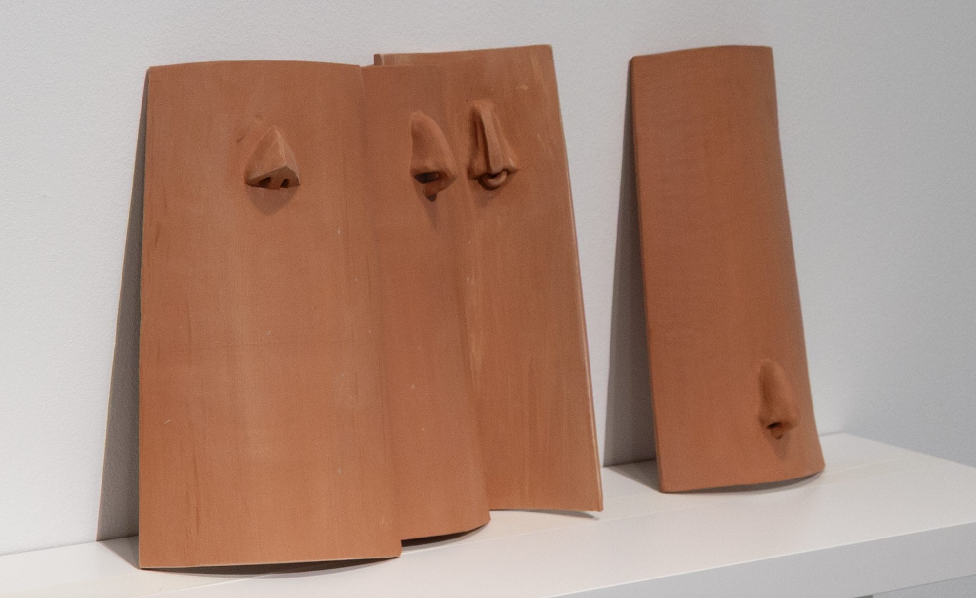 Natalia Castañeda Sentires, 2020. Detalle Cerámica 39 x 20 x 6 cm